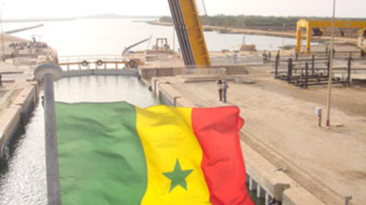 barrage de Diama un rempart contre l'inondation par l'eau de mer